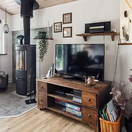 Tolke - 29km From The Sea By Interhome *